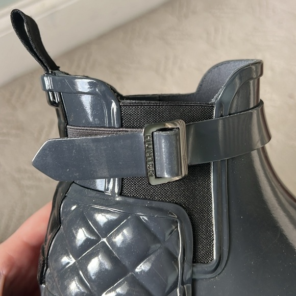 Hunter Refined High Gloss Quilt Chelsea Waterproof Rain Boot in Dark Slate - Picture 5 of 8